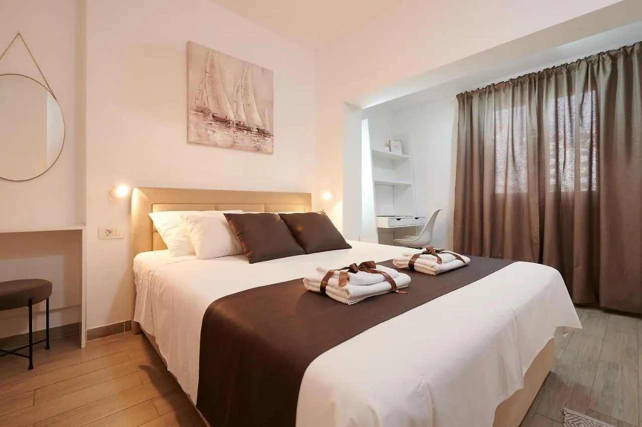 Apartment Boris Trogir 0*,