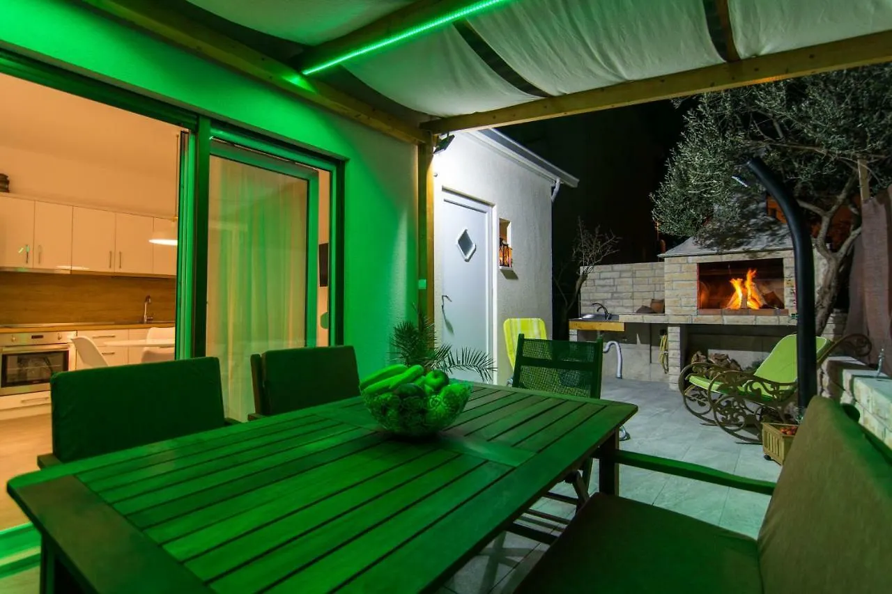Apartment Boris Trogir 0*,